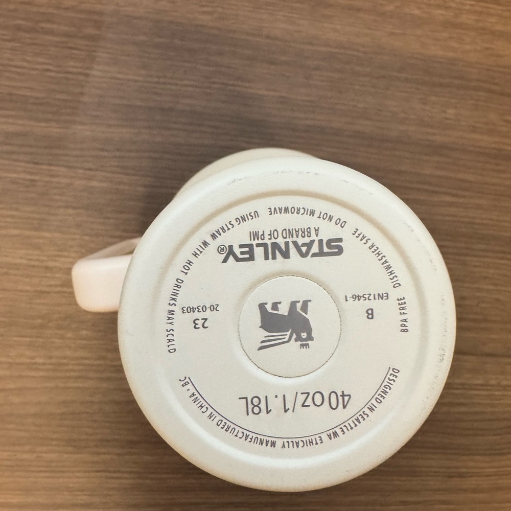 Stanley Cream Tumbler with Handle - Picture 3 of 3